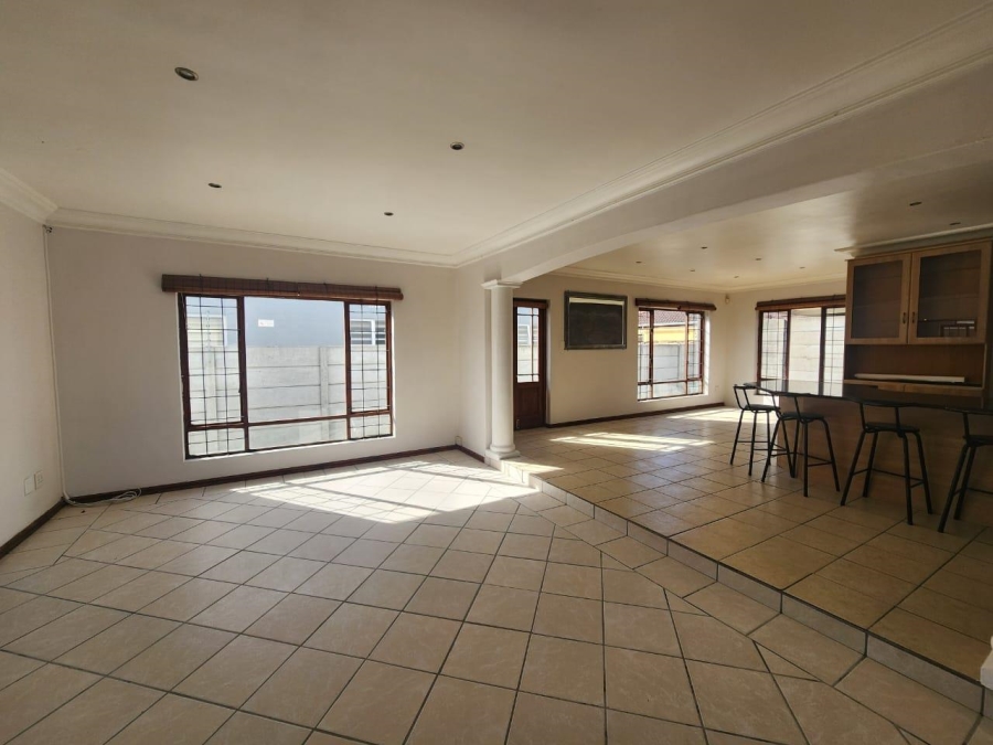 To Let 4 Bedroom Property for Rent in Parklands Western Cape